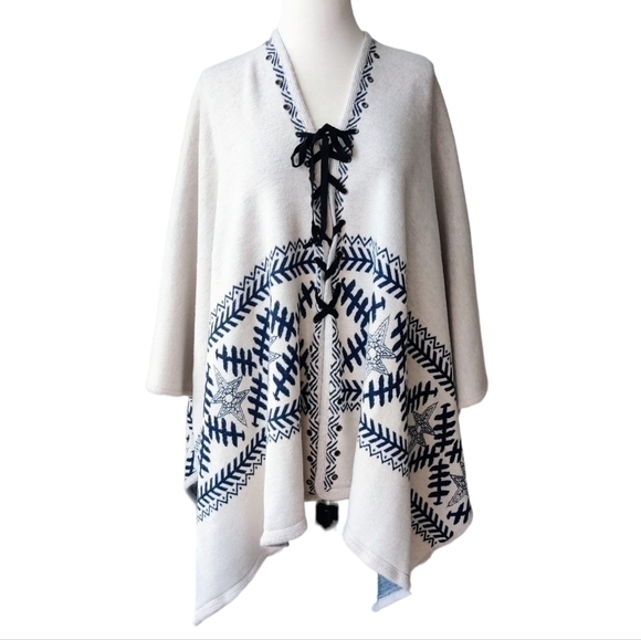 ANTHROPOLOGIE Do Everything in Love Off-White Blue Boho Nordic Poncho One Size - Picture 1 of 13
